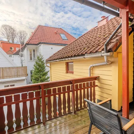 Central Family Apartment - Well Equipped And Newly Renovated Bergen Exterior photo