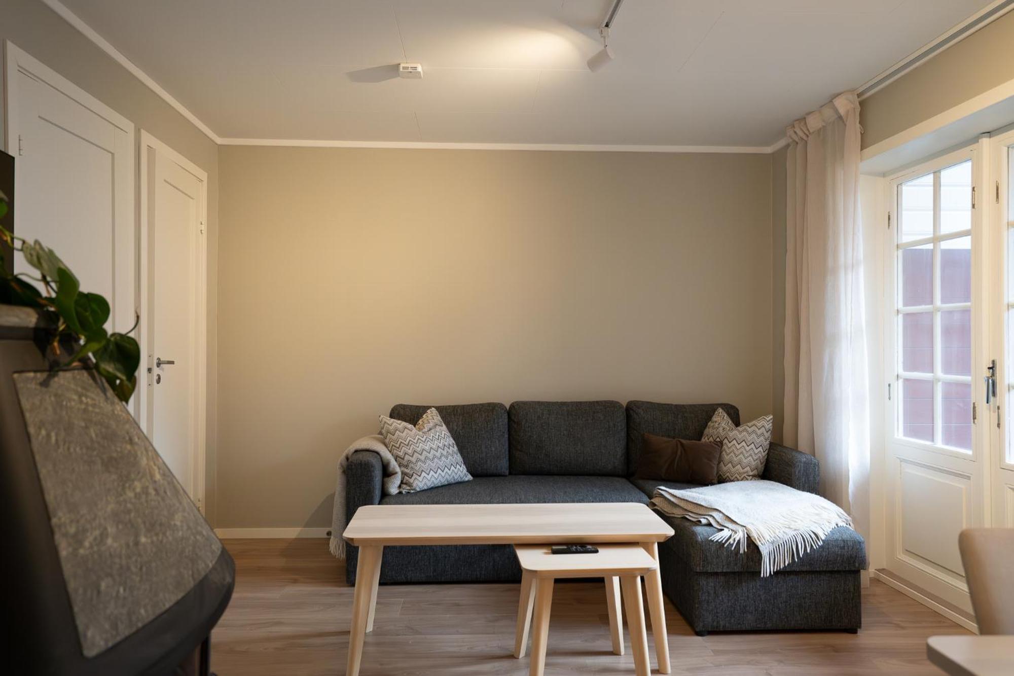 Family - Well Equipped And Newly Renovated *